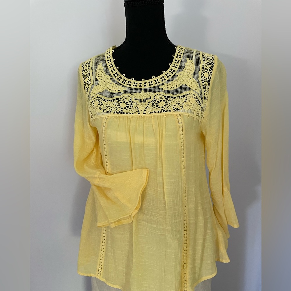 Pretty airy top!  ***SALE***